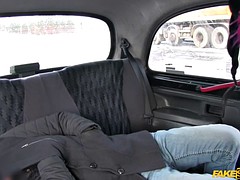 Brunette brune, Hard, Public