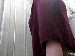 Braunhaarige, Hochschule, Studentenwohnheim, Frau, Fetisch, Dusche, Solo, Spanner