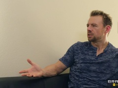 Grosser arsch, Blasen, Hundestellung, Aufs gesicht abspritzen, Fingern, Küche, Rotschopf, Hintern versohlen