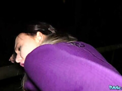 Минет, Семяизвержение, Пальцем, Натуральные сиськи, На природе, На публике, Киски, Глотающие