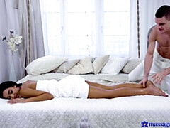 Cul, Grosse bite, Sucer une bite, Brunette brune, Noir ébène, Seins naturels, Petite femme, Nénés