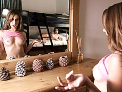 Blondine, Blasen, Hotel, Lecken, Rasiert, Jungendliche (18+), Flotter dreier, Titten