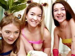 18, 美女, フェラチオ, 乱交, 手コキする, オーガズム, ロシア人, ティーン