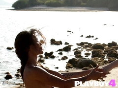Asiatique, Européenne, Nue  à poil, Petite femme, Chatte, Adolescente, Thaïlandaise, Nénés
