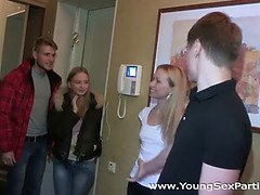 Paar, Flotter vierer, Hardcore, Hd, Orgie, Party, Russisch, Jungendliche (18+)
