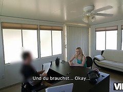 Arsch, Vorstellungsgespräch, Geile alte tussi, Handjob, Milf, Mutti, Geld, Ablutschen