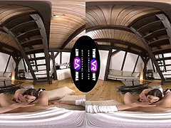 Louise Sanders gets her tight pussy drilled in virtual reality - POV cumshot